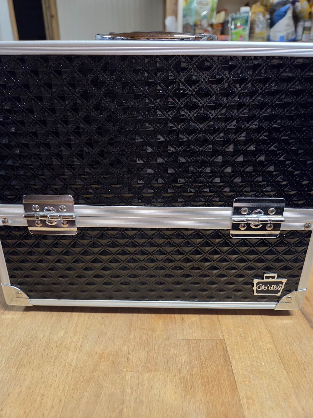 makeup train case with pull-out trays, Caboodles Make Me Over 4 Tray Train Case